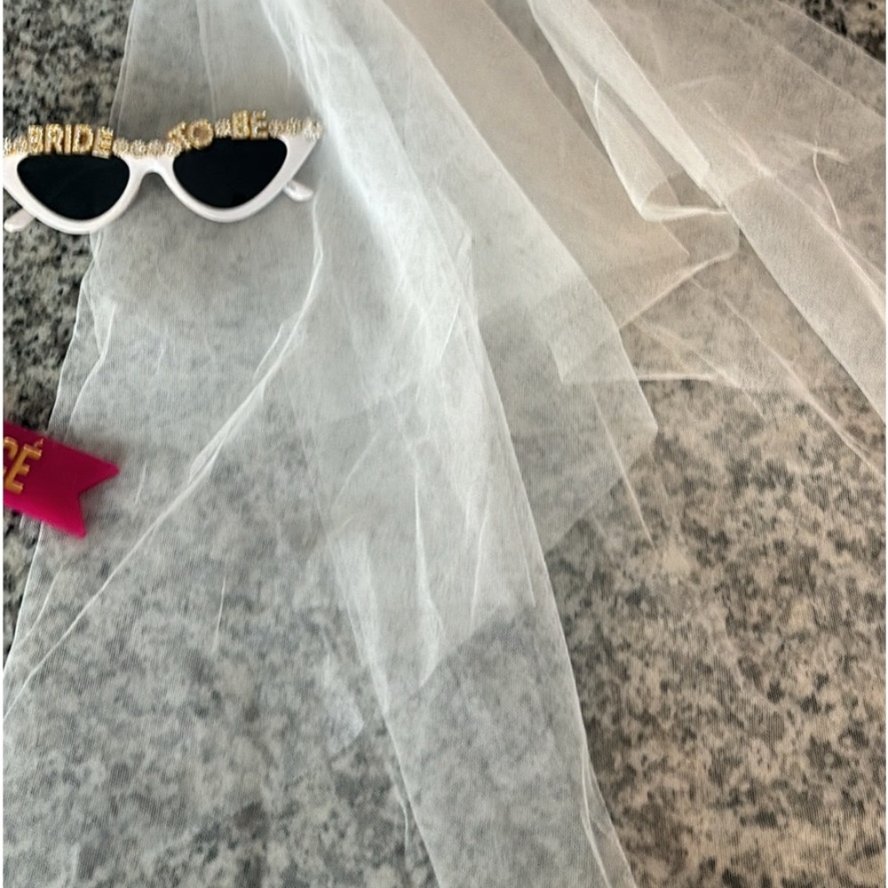 bride to be accessories, engagement bachelorette accessories
